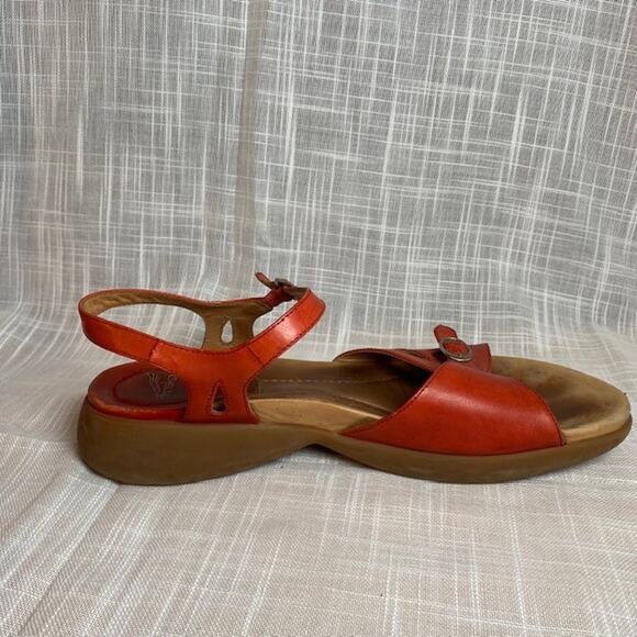 DANSKO Womens 10.5 EU Size 41 Red Leather Ankle Strap Sandals Flats - Picture 4 of 8